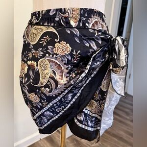 Boho Paisley Floral Satin Wrap Skirt – Black/Gold/Beige Print
